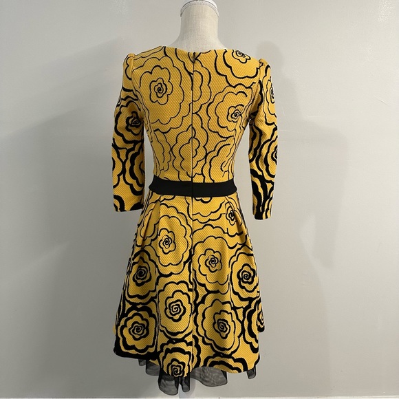 BIES & B8 Textured Roses Dress 3/4 Sleeve European Eur 36 US Size 4 - Picture 3 of 8